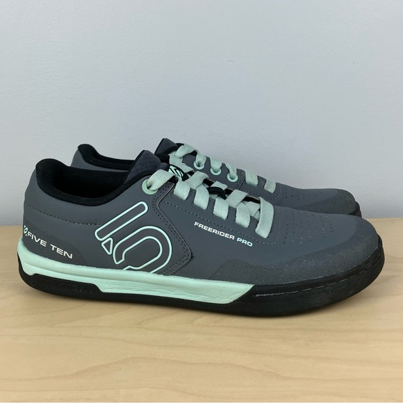 Five Ten Women’s Size 8.5 Freerider Pro Mountain Bike Shoes Dark Gray & Mint - Picture 1 of 10